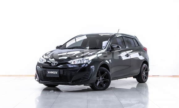 ซื้อ รถมือสอง Toyota Yaris สีดำ รถยนต์ ใน %{เมือง} ใน สมุทรสาคร