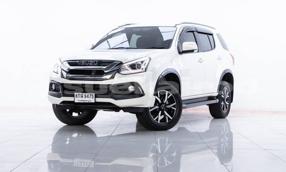ซื้อ รถมือสอง Isuzu MU-X ขาว รถยนต์ ใน %{เมือง} ใน กรุงเทพมหานคร