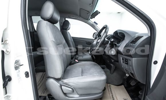 Buy Used Toyota Hiluxe VIGO White Car in Bangkok in Bangkok Buy Used Toyota Hiluxe VIGO White Car in Bangkok in Bangkok