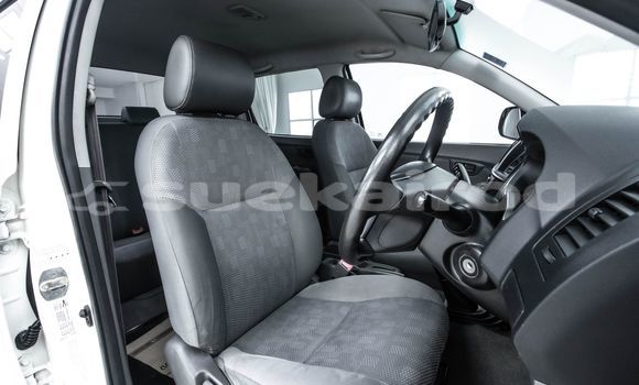 Buy Used Toyota Hiluxe VIGO White Car in Bangkok in Bangkok Buy Used Toyota Hiluxe VIGO White Car in Bangkok in Bangkok