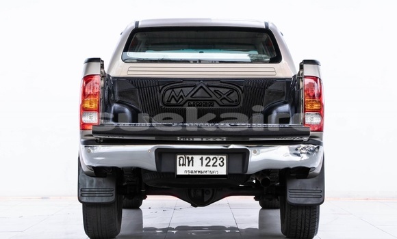 Buy Used Toyota Hiluxe VIGO Brown Car in Bangkok in Bangkok Buy Used Toyota Hiluxe VIGO Brown Car in Bangkok in Bangkok