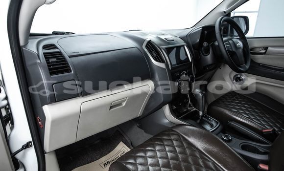 Buy Used Chevrolet TrailBlazer White Car in Bangkok in Bangkok Buy Used Chevrolet TrailBlazer White Car in Bangkok in Bangkok