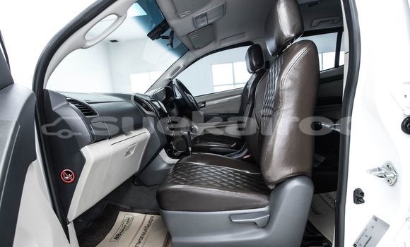 Buy Used Chevrolet TrailBlazer White Car in Bangkok in Bangkok Buy Used Chevrolet TrailBlazer White Car in Bangkok in Bangkok