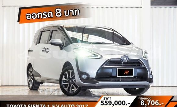 ซื้อ รถมือสอง Toyota Sienna ขาว รถยนต์ ใน %{เมือง} ใน กรุงเทพมหานคร