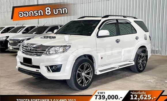 Buy Used Toyota Fortuner White Car in Bangkok in Bangkok