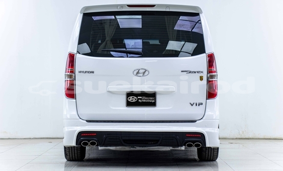 ซื้อ รถมือสอง Hyundai Grand Starex ขาว รถยนต์ ใน %{เมือง} ใน สมุทรสาคร ซื้อ รถมือสอง Hyundai Grand Starex ขาว รถยนต์ ใน %{เมือง} ใน สมุทรสาคร