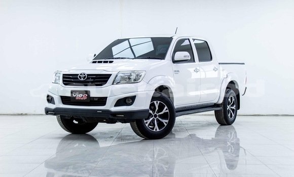 Buy Used Toyota Vigo White Car in Samut Sakhon in Samut Sakhon