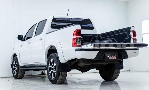 Buy Used Toyota Vigo White Car in Samut Sakhon in Samut Sakhon Buy Used Toyota Vigo White Car in Samut Sakhon in Samut Sakhon