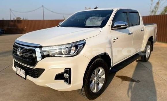 ซื้อ รถมือสอง Toyota Hiluxe Revo ขาว รถยนต์ ใน %{เมือง} ใน กรุงเทพมหานคร