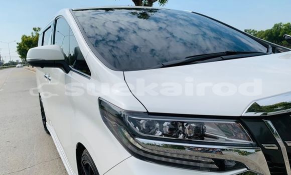 Buy Used Toyota Alphard White Car in Bangkok in Bangkok Buy Used Toyota Alphard White Car in Bangkok in Bangkok