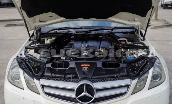 ซื้อ รถมือสอง Mercedes-Benz E-Classe ขาว รถยนต์ ใน %{เมือง} ใน กรุงเทพมหานคร ซื้อ รถมือสอง Mercedes-Benz E-Classe ขาว รถยนต์ ใน %{เมือง} ใน กรุงเทพมหานคร