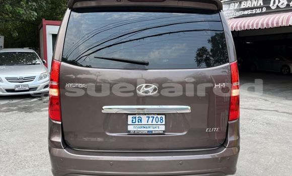 Buy Used Hyundai H1 Brown Car in Bangkok in Bangkok Buy Used Hyundai H1 Brown Car in Bangkok in Bangkok