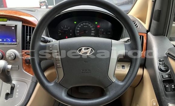 Buy Used Hyundai H1 Brown Car in Bangkok in Bangkok Buy Used Hyundai H1 Brown Car in Bangkok in Bangkok
