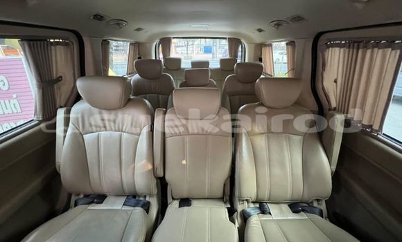 Buy Used Hyundai H1 Brown Car in Bangkok in Bangkok Buy Used Hyundai H1 Brown Car in Bangkok in Bangkok