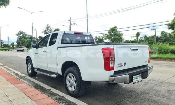 Buy Used Isuzu D-Max White Car in Bangkok in Bangkok Buy Used Isuzu D-Max White Car in Bangkok in Bangkok