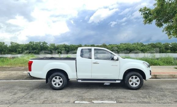 Buy Used Isuzu D-Max White Car in Bangkok in Bangkok Buy Used Isuzu D-Max White Car in Bangkok in Bangkok