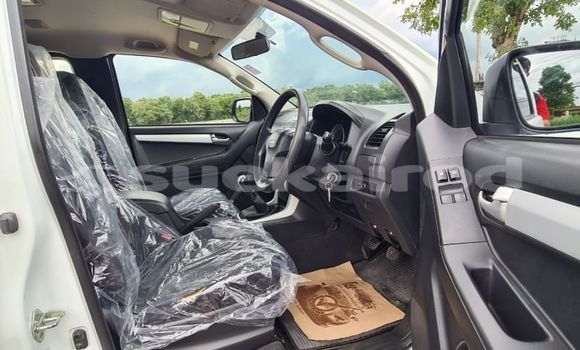 Buy Used Isuzu D-Max White Car in Bangkok in Bangkok Buy Used Isuzu D-Max White Car in Bangkok in Bangkok