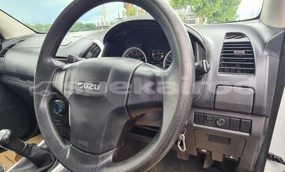 Buy Used Isuzu D-Max White Car in Bangkok in Bangkok Buy Used Isuzu D-Max White Car in Bangkok in Bangkok