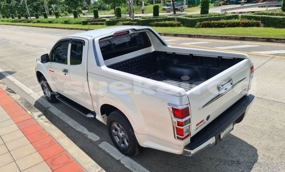 Buy Used Isuzu D-Max White Car in Bangkok in Bangkok Buy Used Isuzu D-Max White Car in Bangkok in Bangkok