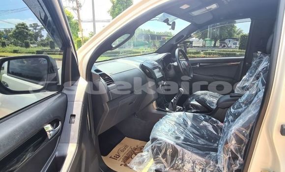 Buy Used Isuzu D-Max White Car in Bangkok in Bangkok Buy Used Isuzu D-Max White Car in Bangkok in Bangkok