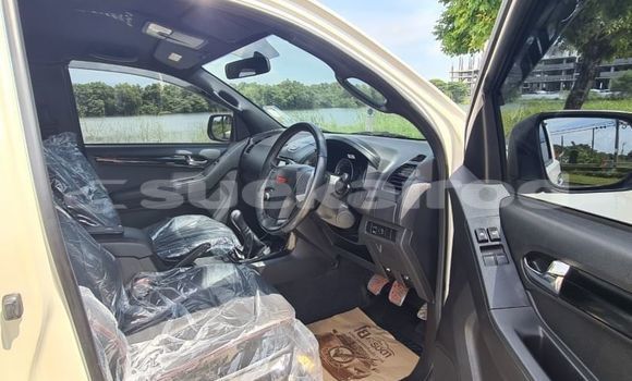 Buy Used Isuzu D-Max White Car in Bangkok in Bangkok Buy Used Isuzu D-Max White Car in Bangkok in Bangkok