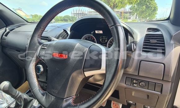 Buy Used Isuzu D-Max White Car in Bangkok in Bangkok Buy Used Isuzu D-Max White Car in Bangkok in Bangkok