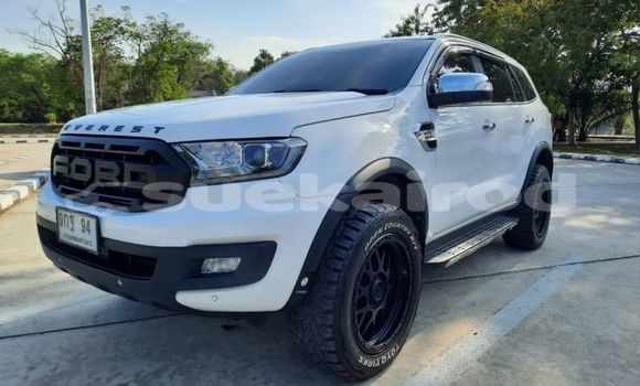 Buy Used Ford Everest White Car in Bangkok in Bangkok