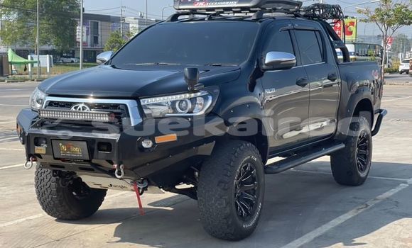ซื้อ รถมือสอง Toyota Hiluxe Revo สีดำ รถยนต์ ใน %{เมือง} ใน กรุงเทพมหานคร