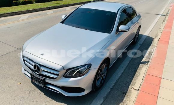 ซื้อ รถมือสอง Mercedes-Benz E-Classe อื่น ๆ รถยนต์ ใน %{เมือง} ใน กรุงเทพมหานคร
