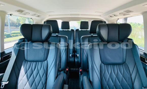 ซื้อ รถมือสอง Mercedes-Benz E-Classe สีดำ รถยนต์ ใน %{เมือง} ใน กรุงเทพมหานคร ซื้อ รถมือสอง Mercedes-Benz E-Classe สีดำ รถยนต์ ใน %{เมือง} ใน กรุงเทพมหานคร