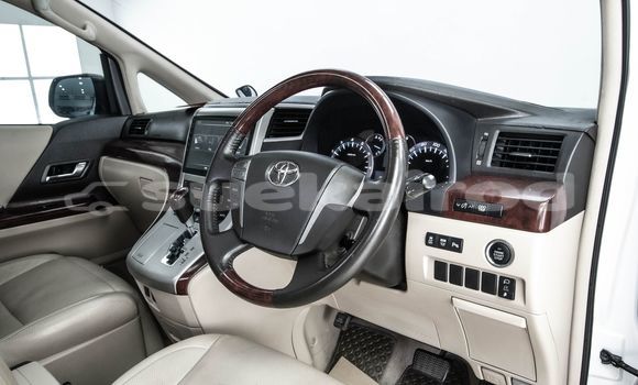 Buy Used Toyota Vellfire White Car in Bangkok in Bangkok Buy Used Toyota Vellfire White Car in Bangkok in Bangkok