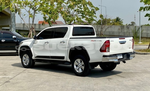 Buy Used Toyota Hiluxe Revo White Car in Bangkok in Bangkok Buy Used Toyota Hiluxe Revo White Car in Bangkok in Bangkok