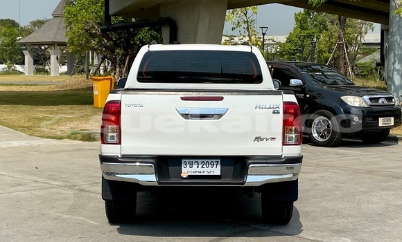 Buy Used Toyota Hiluxe Revo White Car in Bangkok in Bangkok Buy Used Toyota Hiluxe Revo White Car in Bangkok in Bangkok