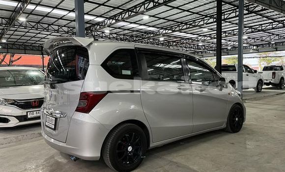 ซื้อ รถมือสอง Honda Freed เงิน รถยนต์ ใน %{เมือง} ใน กรุงเทพมหานคร ซื้อ รถมือสอง Honda Freed เงิน รถยนต์ ใน %{เมือง} ใน กรุงเทพมหานคร