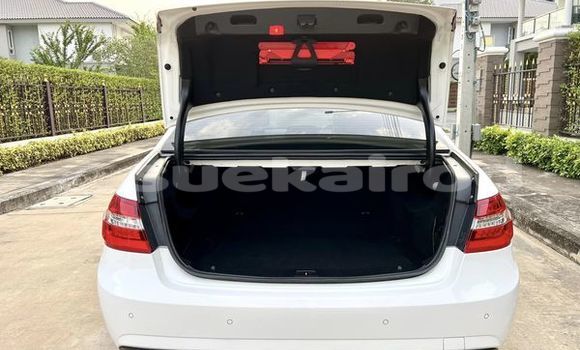 ซื้อ รถมือสอง Mercedes-Benz E-Classe ขาว รถยนต์ ใน %{เมือง} ใน กรุงเทพมหานคร ซื้อ รถมือสอง Mercedes-Benz E-Classe ขาว รถยนต์ ใน %{เมือง} ใน กรุงเทพมหานคร