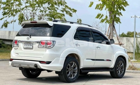 ซื้อ รถมือสอง Toyota Fortuner ขาว รถยนต์ ใน %{เมือง} ใน กรุงเทพมหานคร ซื้อ รถมือสอง Toyota Fortuner ขาว รถยนต์ ใน %{เมือง} ใน กรุงเทพมหานคร