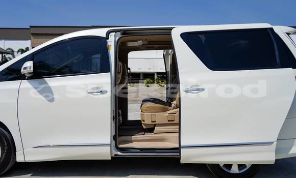 Buy Used Toyota Alphard White Car in Bangkok in Bangkok Buy Used Toyota Alphard White Car in Bangkok in Bangkok