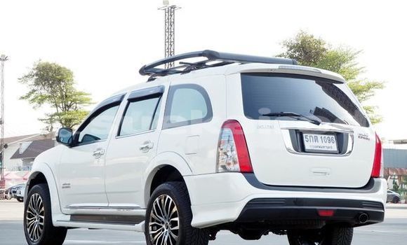 Buy Used Isuzu MU-7 White Car in Bangkok in Bangkok Buy Used Isuzu MU-7 White Car in Bangkok in Bangkok