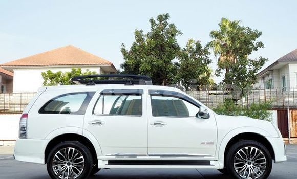 Buy Used Isuzu MU-7 White Car in Bangkok in Bangkok Buy Used Isuzu MU-7 White Car in Bangkok in Bangkok