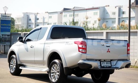 ซื้อ รถมือสอง Mitsubishi Triton เงิน รถยนต์ ใน %{เมือง} ใน กรุงเทพมหานคร ซื้อ รถมือสอง Mitsubishi Triton เงิน รถยนต์ ใน %{เมือง} ใน กรุงเทพมหานคร