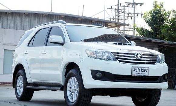 Buy Used Toyota Fortuner White Car in Bangkok in Bangkok
