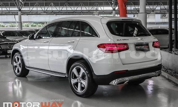 ซื้อ รถมือสอง Mercedes-Benz GLC ขาว รถยนต์ ใน %{เมือง} ใน กรุงเทพมหานคร ซื้อ รถมือสอง Mercedes-Benz GLC ขาว รถยนต์ ใน %{เมือง} ใน กรุงเทพมหานคร