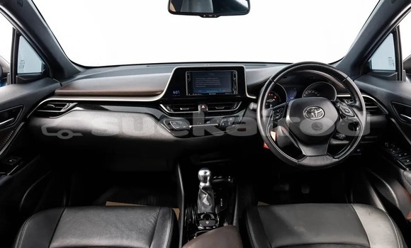 ซื้อ รถมือสอง Toyota C-HR สีน้ำเงิน รถยนต์ ใน %{เมือง} ใน กรุงเทพมหานคร ซื้อ รถมือสอง Toyota C-HR สีน้ำเงิน รถยนต์ ใน %{เมือง} ใน กรุงเทพมหานคร