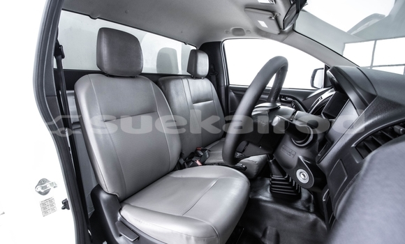 Buy Used Isuzu D-Max White Car in Bangkok in Bangkok Buy Used Isuzu D-Max White Car in Bangkok in Bangkok
