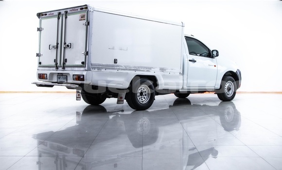 Buy Used Isuzu D-Max White Car in Bangkok in Bangkok Buy Used Isuzu D-Max White Car in Bangkok in Bangkok