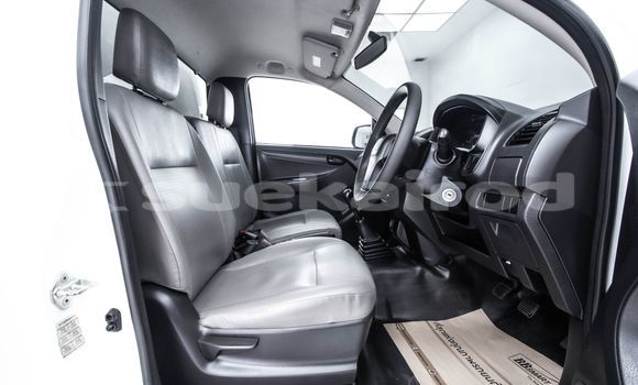 ซื้อ รถมือสอง Isuzu D-Max ขาว รถยนต์ ใน %{เมือง} ใน กรุงเทพมหานคร ซื้อ รถมือสอง Isuzu D-Max ขาว รถยนต์ ใน %{เมือง} ใน กรุงเทพมหานคร