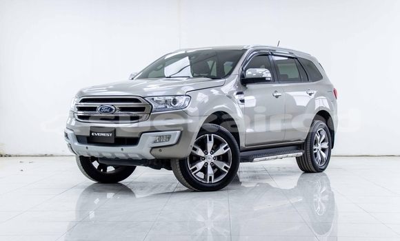 Buy Used Ford Everest Green Car in Bangkok in Bangkok Buy Used Ford Everest Green Car in Bangkok in Bangkok
