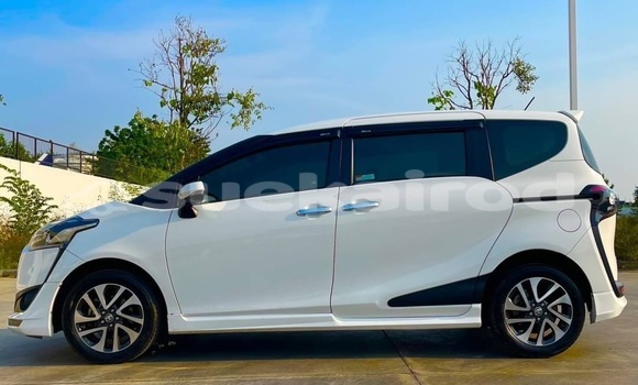 ซื้อ รถมือสอง Toyota Sienta ขาว รถยนต์ ใน %{เมือง} ใน กรุงเทพมหานคร ซื้อ รถมือสอง Toyota Sienta ขาว รถยนต์ ใน %{เมือง} ใน กรุงเทพมหานคร