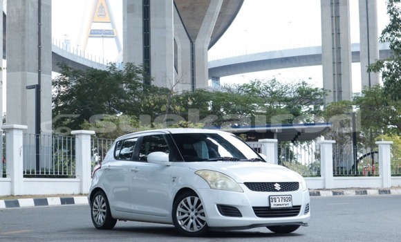 ซื้อ รถมือสอง Suzuki Swift ขาว รถยนต์ ใน %{เมือง} ใน กรุงเทพมหานคร