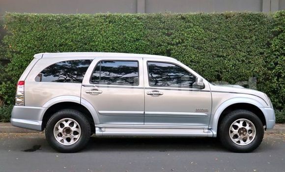 Buy Used Isuzu MU-7 Silver Car in Bangkok in Bangkok Buy Used Isuzu MU-7 Silver Car in Bangkok in Bangkok